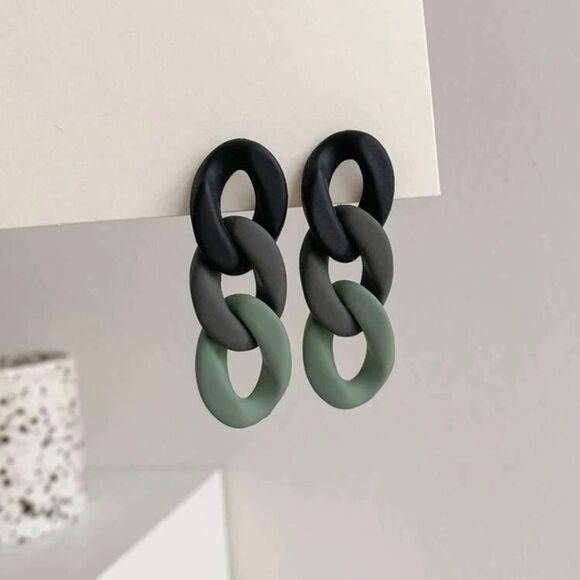 Pair of chain drop earrings, dangle earrings, trendy jewelry - Picture 2 of 3